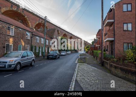 Le viaduc de chemin de fer de Yarm mesure 2,280 pieds de long, 65 pieds de haut et a 43 travées Banque D'Images