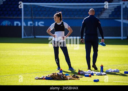 Luana Bertolucci de Paris Saint Germain lors de la formation de l'équipe féminine de Paris Saint-Germain le 8 novembre 2021 au stade du Parc des Princes à Paris, France - photo Melanie Laurent / A2M Sport Consulting / DPPI Banque D'Images