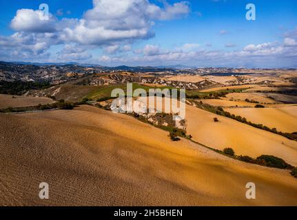 Survol des magnifiques paysages ruraux de l'Italie du Sud Banque D'Images