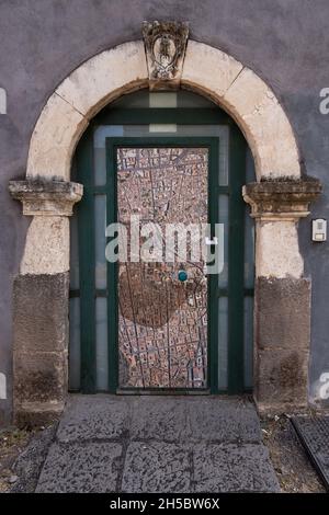 Sicile, Catane - 22 juillet 2021 : monastère bénédictin et église Saint-Nicolas Banque D'Images