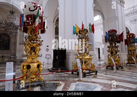 Sicile, Catane - 22 juillet 2021 : monastère bénédictin et église Saint-Nicolas Banque D'Images