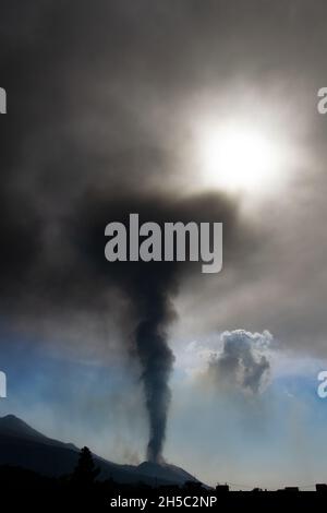 Nuage de cendres du Cumbre Vieja vulcano à la Palma Banque D'Images