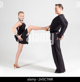 Danse talon dans la poitrine salsa couple arrière-plan mode, sport valse personnes joli Samba, moderne beau.Danseur de classe d'expression Banque D'Images