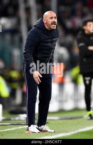 Turin, Italie.06 novembre 2021.Vincenzo Italiano, entraîneur en chef de l'ACF Fiorentina, gestes pendant la série Un match de football entre Juventus FC et ACF Fiorentina.Credit: Nicolò Campo/Alay Live News Banque D'Images