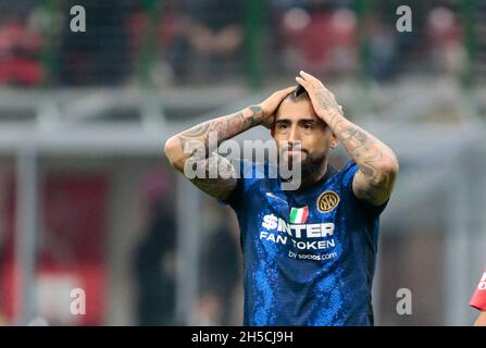 Milano, le 07 novembre 2021 Arturo Vidal (FC Internazionale) lors de la série italienne Un match de football entre l'AC Milan et le FC Internazionale en novembre Banque D'Images