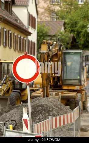 Panneau de signalisation « pas de circulation ! »Sur un chantier de construction, Allemagne, Vaihingen Banque D'Images