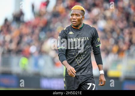 Venise, Italie.07th nov. 2021.Portrait David Okereke de Venise pendant Venezia FC vs AS Roma, football italien série A match à Venise, Italie, novembre 07 2021 crédit: Agence de photo indépendante/Alamy Live News Banque D'Images