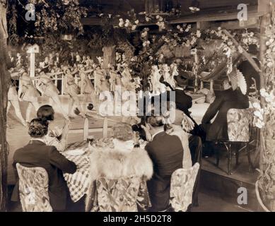 Boîte de nuit, sur le décor du film Silent, « Frisco Sally Levy », MGM, 1927 Banque D'Images