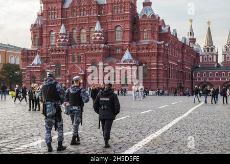Maintien de l'ordre de sécurité de la patrouille de police de Red Square Banque D'Images