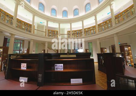 La bibliothèque de droit de la rotonde de l'ancien bâtiment de la Cour suprême est maintenant un centre de recherche pour l'histoire de l'art en Asie du Sud-est, la Galerie nationale de Singapour Banque D'Images