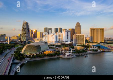SINGAPOUR - 31 janvier 2020 : vue aérienne des théâtres Esplanade sur la baie, Singapour Banque D'Images