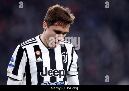 Federico Chiesa de Juventus FC regarde pendant la série Un match entre Juventus FC et ACF Fiorentina . Banque D'Images