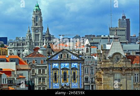 Église de Sao Ildefonso, vieille ville, Porto, Portugal Banque D'Images