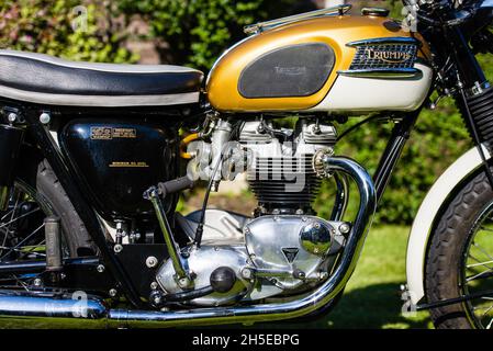 Chester, Royaume-Uni - 30 mai 2016: Vintage ou classique milieu des années 1960 Triumph Bonneville moto vues en détail Banque D'Images