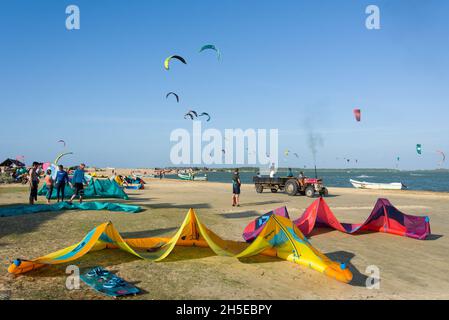 Kalpitiya, Sri Lanka - 9 janvier 2020 : Une petite péninsule dans le nord-ouest du Sri Lanka avec beaucoup d'opportunités pour le kite surf Banque D'Images