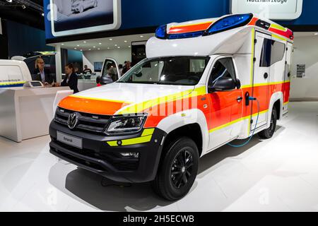 Volkswagen Amarok Tamlans Ambulance modulaire présentée au salon de l'automobile IAA de Hanovre.Allemagne - 27 septembre 2018. Banque D'Images