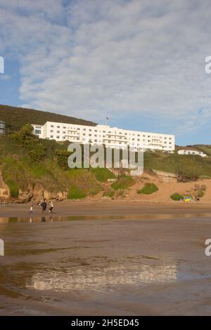 Saunton Sands Hotel surplombant la plage à Saunton près de Braunton sur la côte nord du Devon, Angleterre, Royaume-Uni, Europe. Banque D'Images