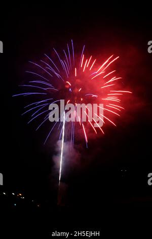Feux d'artifice, Lac San Lorenzo, Fiastra, Marche, Italie,Europe Banque D'Images