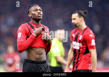 Rafael Leao de l'AC Milan regarde pendant la série Un match entre l'AC Milan et le FC Internazionale . Banque D'Images