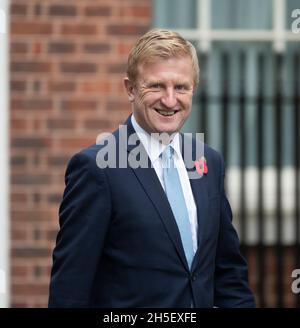 Downing Street, Londres, Royaume-Uni.9 novembre 2021.Oliver Dowden CBE député, ministre sans portefeuille arrivant pour une réunion en début de matinée au 10, rue Downing.Crédit : Malcolm Park/Alay Live News. Banque D'Images