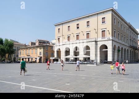 Vieille ville, place Piazza Martiri della Liberta, Teramo, Abruzzes, Italie, Europe Banque D'Images