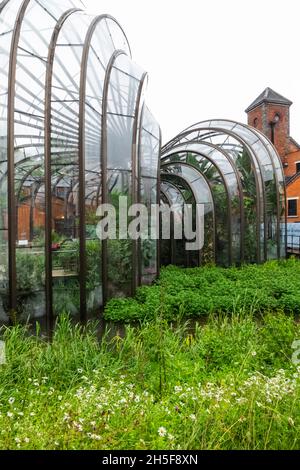 Angleterre, Hampshire, Laverton, Bombay Sapphire Gin Distillery, le Thomas Heatherwick a conçu Botanicals Hothouse Banque D'Images