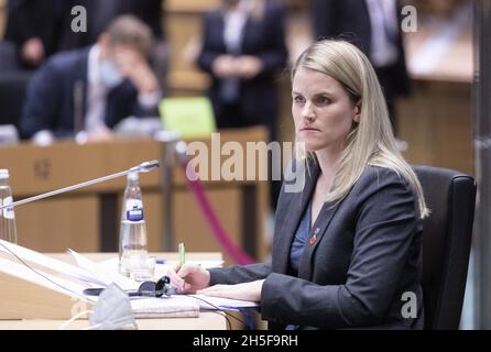 Le dénonciateur Facebook Frances Haugen s’exprime devant la commission du marché intérieur et de la protection des consommateurs au Parlement européen le 8 novembre 2021 à Bruxelles, Belgique.- photo de Monasse T/ANDBZ/ABACAPRESS.COM Banque D'Images