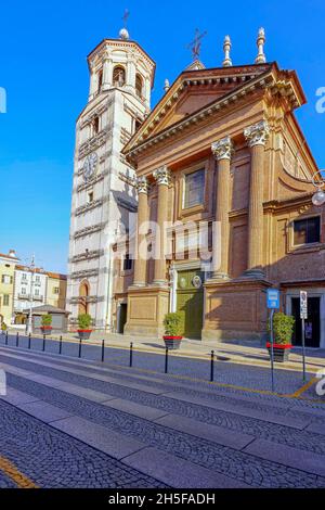 Cathédrale Sainte Marie, Saint Juvenal à Fossano, Provincia di Cuneo, Italie.La cathédrale de Sainte Marie et de Saint Juvenal a été construite au cours des dernières décennies Banque D'Images