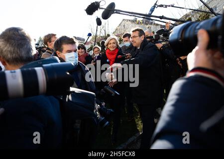 La candidate au LR Valérie Pecresse arrive lors d'une cérémonie dans le village français de Colombey-les-deux-Églises, dans le nord-est du pays, le 9 novembre 2021, à l'occasion de l'anniversaire de la mort du général de Gaulle.Photo de Raphael Lafargue/ABACAPRESS.COM Banque D'Images