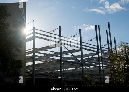 Nouveau parking hospitalier à plusieurs étages en construction, Millers Road, Warwick, Royaume-Uni Banque D'Images