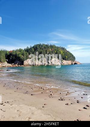 Photo verticale de Black Brook Cove Beach.Cabot Trail au Cap-Breton.Nouvelle-Écosse, Canada. Banque D'Images