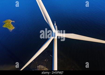 Windräder aus der Luft | Luftbilder von Windrädern in Finnland | éolienne d'en haut Banque D'Images