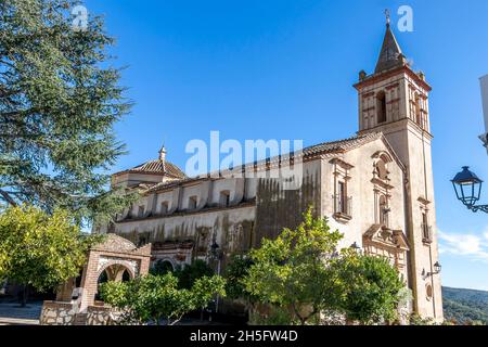 Église paroissiale de San Juan Bautista dans la commune de Linares de la Sierra, dans la Sierra de Aracena, dans les montagnes de Huelva Banque D'Images