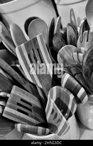 Spatules en bois, fourchettes et cuillères à vendre à la maison bon magasin à New York Banque D'Images