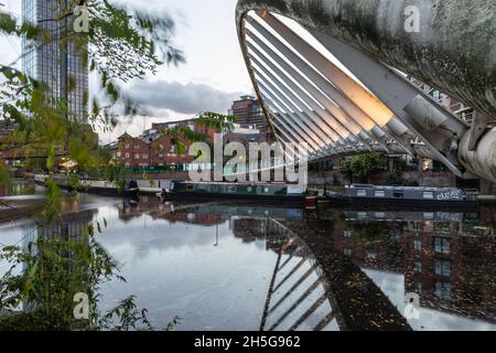 Parc du patrimoine urbain de Castlefield : Pont des marchands construit en 1996.Deansgate, Manchester, Angleterre, Royaume-Uni Banque D'Images