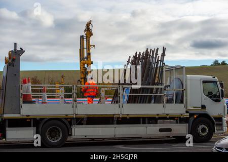 Amersham, Buckinghamshire, Royaume-Uni.9 novembre 2021.Les travaux de construction se poursuivaient aujourd'hui au composé d'arbres de ventilation de rail haute vitesse HS2 à Amersham.L'arbre de ventilation sera l'un des quatre arbres dans le tunnel de chemin de fer sous les Chilterns.Les machines à aléser les tunnels doivent atteindre le complexe en septembre 2022.Il y a beaucoup d'opposition locale à HS2.Crédit : Maureen McLean/Alay Live News Banque D'Images