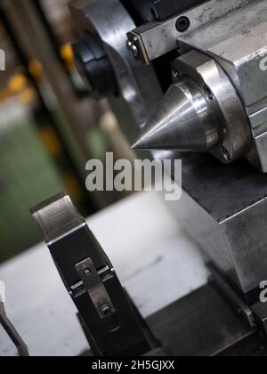 La queue d'un tour, gros plan.Traitement des pièces.Équipement de fabrication Banque D'Images