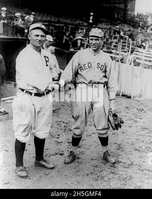 Clifford Carlton 'Gavvy' Cravath, Philadelphia Phillies & Tristram Edgar 'tris' Speaker, Boston Red Sox, 11 octobre 1915. Banque D'Images