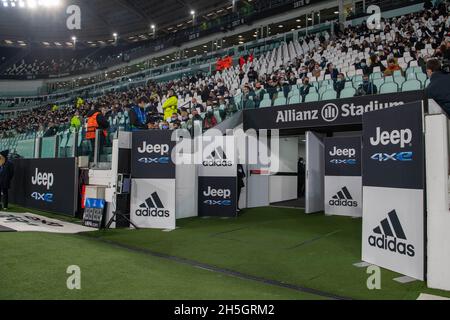 Turin, Italie.09ème novembre 2021.Allianz Stadium, 09.11.21 entrée des joueurs au stade Allianz de Turin, Italie Cristiano Mazzi/SPP crédit: SPP Sport Press photo./Alamy Live News Banque D'Images