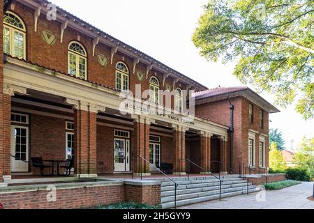 Clemson, SC - 17 septembre 2021 : Holtzendorff Hall sur le campus de l'Université Clemson Banque D'Images