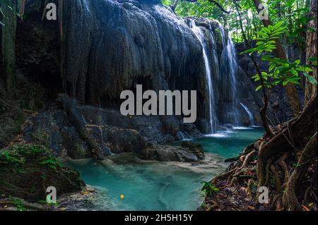 Autre côté de l'eau chute mata jitu,Sumbawa , Indonésie Banque D'Images