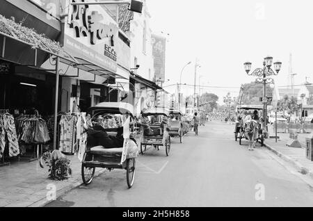 La rue Malioboro, la rue commerçante principale de Yogyakarta, Central Java, Indonésie Banque D'Images