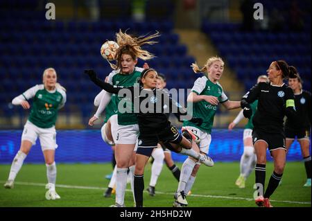 KHARKIV, UKRAINE - 9 NOVEMBRE 2021: The Match Women Champions League WFC Kharkiv vs WFC Breidablik Banque D'Images