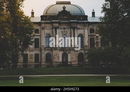 20 mai 2019 Dresde, Allemagne - Palais Japanisches (palais japonais), le bâtiment et jardin formel Banque D'Images