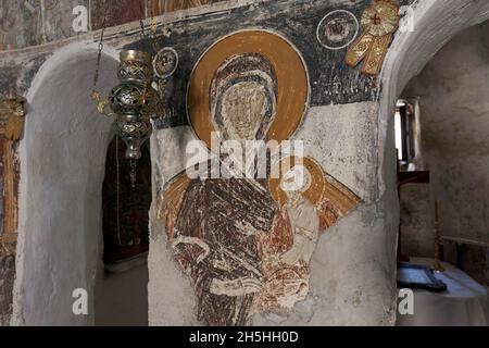 Fresque de Marie avec l'enfant Jésus, Moni Tsigou, monastère byzantin de 1537, Krioneri, péninsule de Mani, Laconia, Péloponnèse,Grèce Banque D'Images