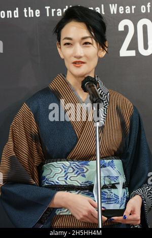 Model ai Tominaga participe à la cérémonie de remise des prix KIMONOIST 2021 à Happoen à Tokyo, au Japon, le 9 novembre 2021.Credit: Motoo Naka/AFLO/Alay Live News Banque D'Images