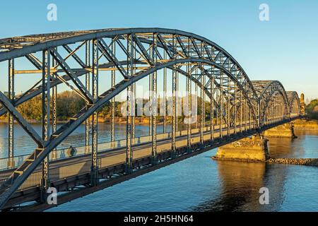 Vue extérieure, pont Old Harburg Elbe, pont en arc d'acier, Suederelbbruecke, Harburg, Hambourg,Allemagne Banque D'Images