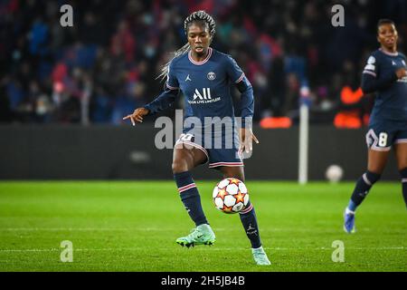 Paris, France - 9 novembre 2021, Aminata DIALLO du PSG lors de la Ligue des champions des femmes de l'UEFA, match de football du Groupe B entre Paris Saint-Germain et Real Madrid le 9 novembre 2021 au stade du Parc des Princes à Paris, France - photo Matthieu Mirville / DPPI Banque D'Images