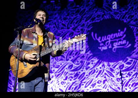 Milan Italie 09 novembre 2021 Eugenio in via Di Gioia - musique pop italienne - en direct à Alcatraz © Andrea Ripamonti / Alamy Banque D'Images