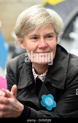 Londres, Royaume-Uni.Le député de Kate Green a rencontré Richard Ratcliffe dès maintenant le dix-huit jour de sa grève de la faim à l'extérieur du Bureau des affaires étrangères.Il démontre l'absence de progrès du Foreign Office dans la libération de sa femme Nazanin Zaghari-Ratcliffe, pendant ses cinq ans et demi de détention en Iran.Crédit : michael melia/Alay Live News Banque D'Images